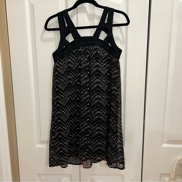 Black White and Orange Pattern Dress M - Picture 4 of 6